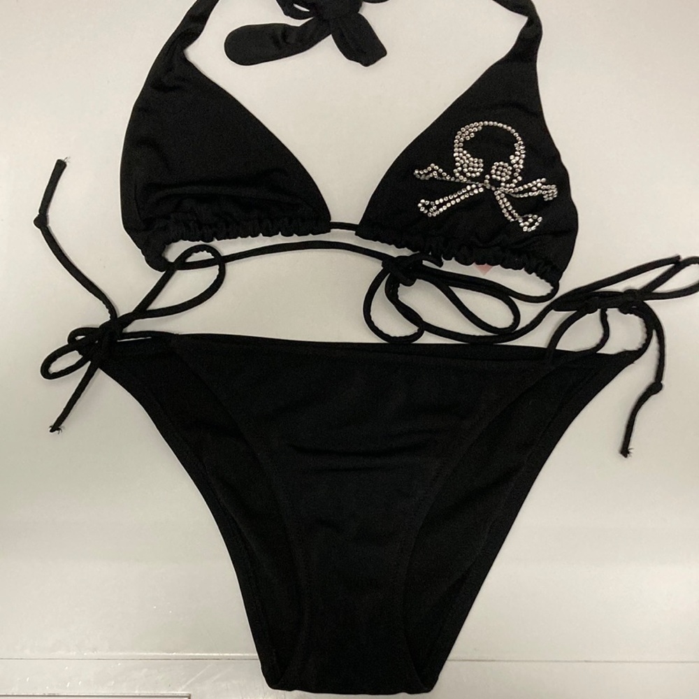 Victoria Secret Rhinestone Skull Crossbones Black Bikini. Size M